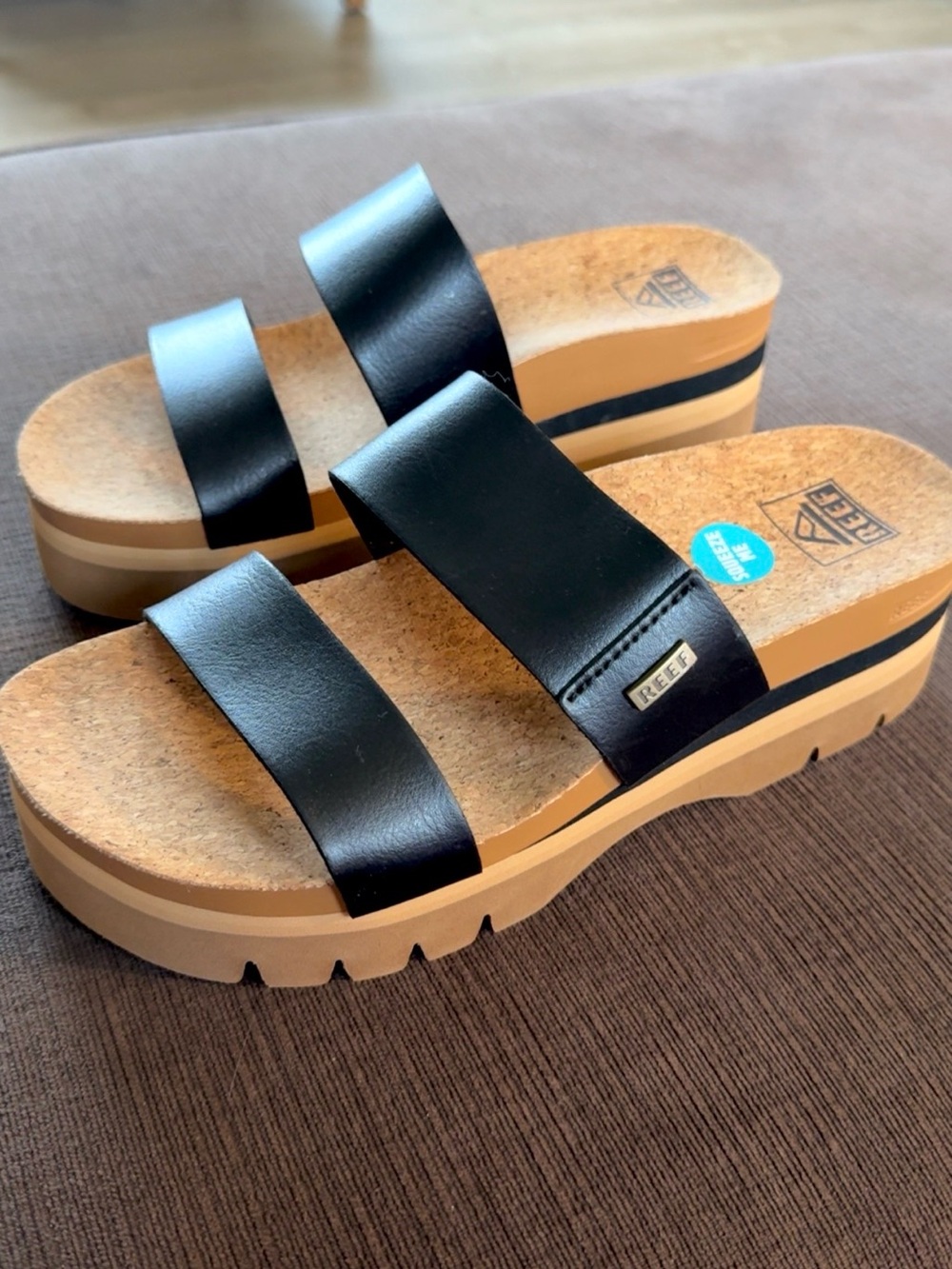 NWT REEF PLATFORM SANDALS SIZE 8